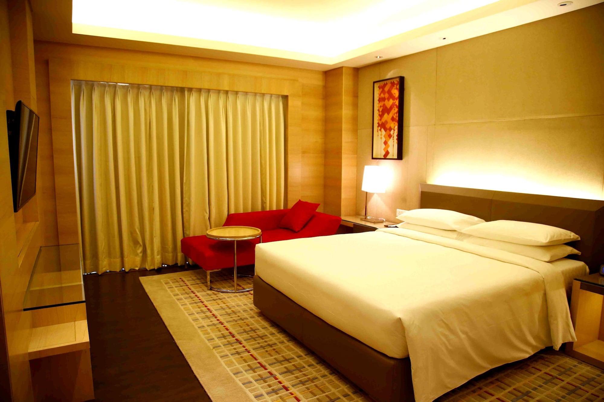 Hyatt Regency Chandigarh Chandīgarh Exterior foto A room at the hotel