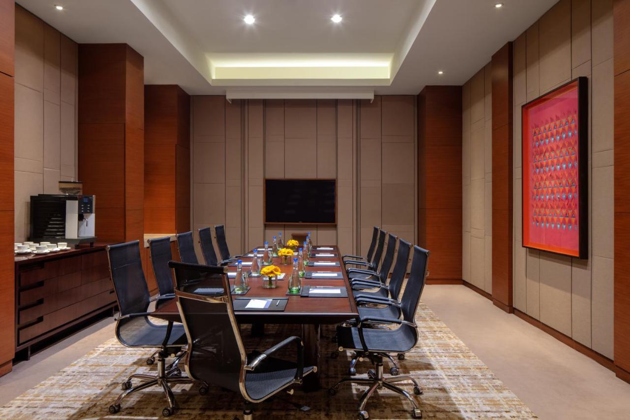 Hyatt Regency Chandigarh Chandīgarh Exterior foto Boardroom