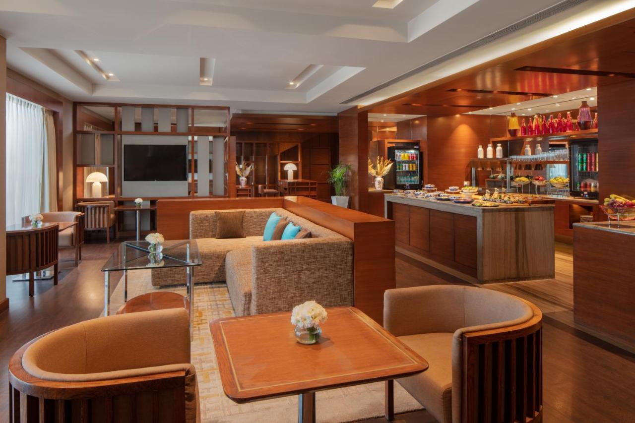 Hyatt Regency Chandigarh Chandīgarh Exterior foto The lounge at the airport