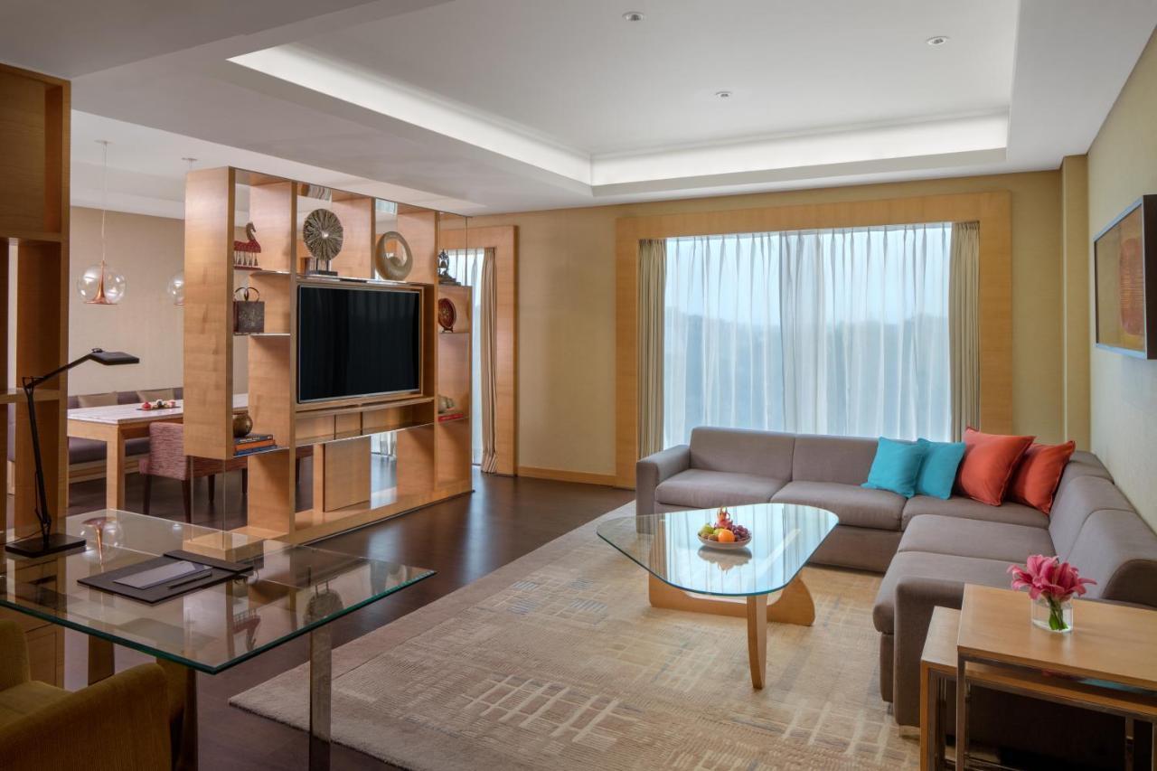 Hyatt Regency Chandigarh Chandīgarh Exterior foto A living room in a suite at the hotel