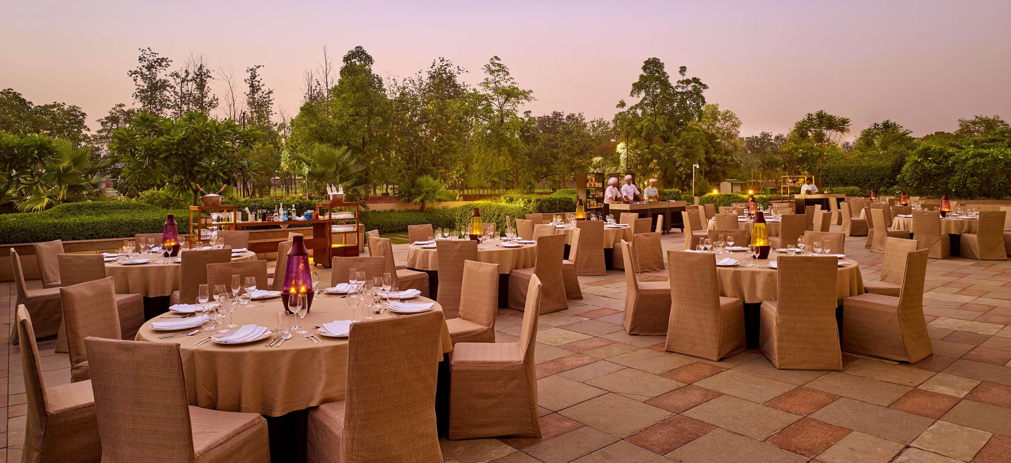 Hyatt Regency Chandigarh Chandīgarh Exterior foto The Royal Mirage