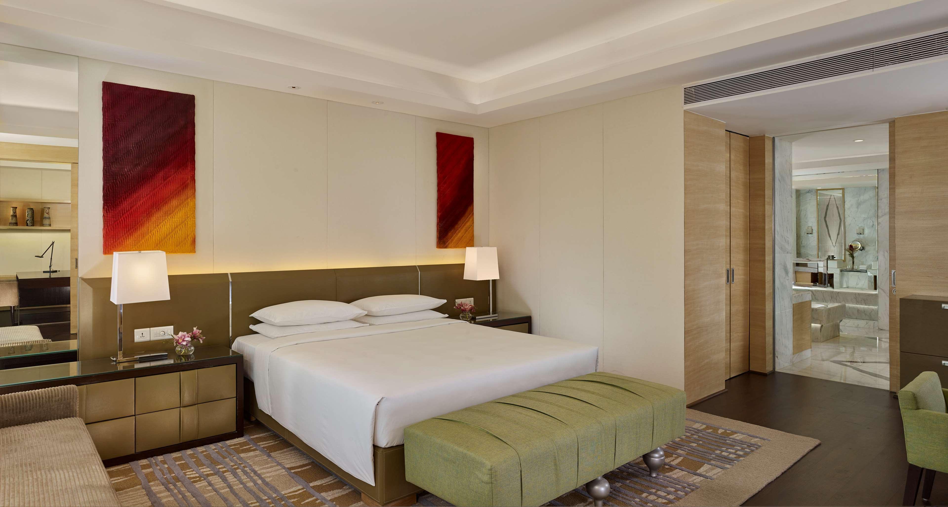 Hyatt Regency Chandigarh Chandīgarh Exterior foto A bedroom at the Taj Bengal