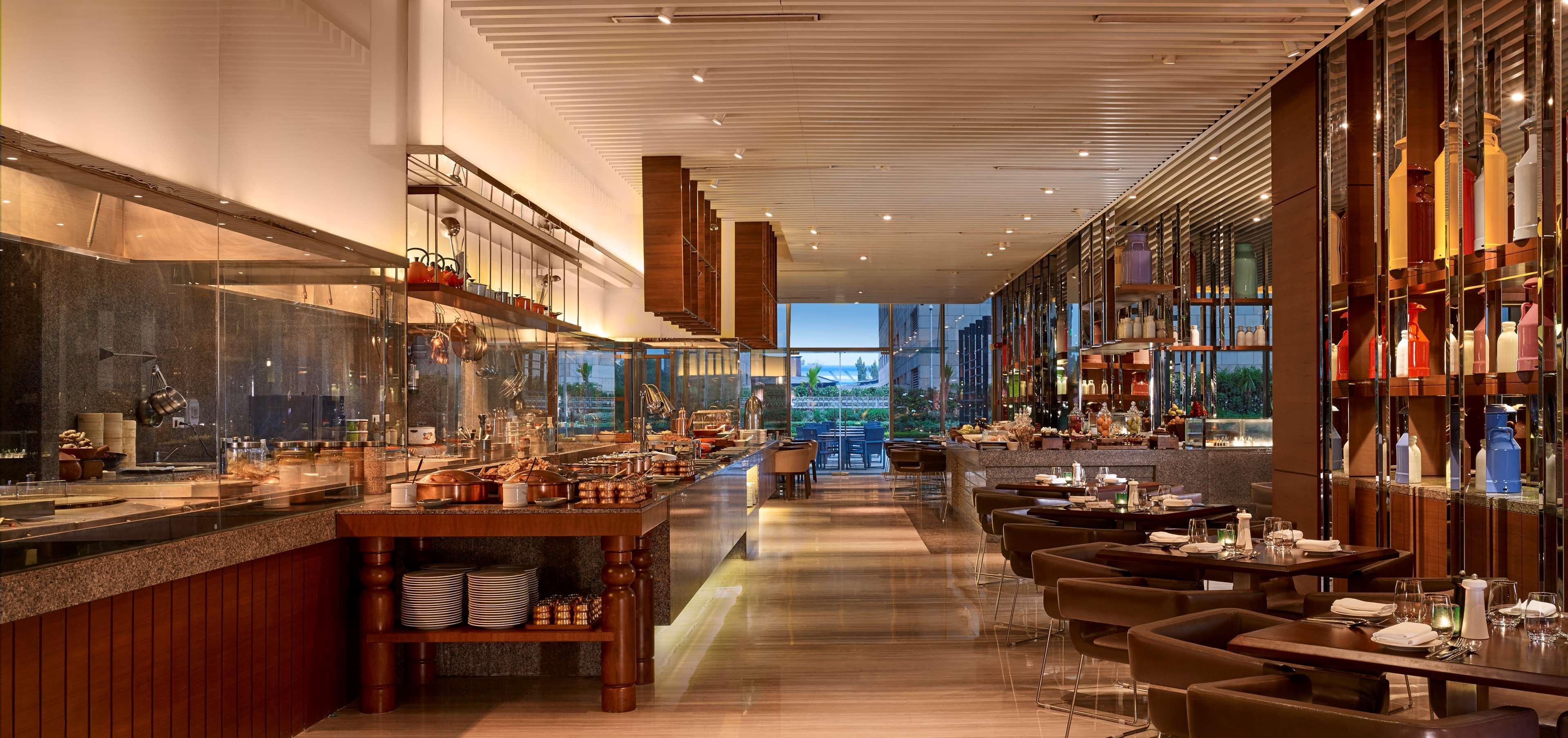 Hyatt Regency Chandigarh Chandīgarh Exterior foto The restaurant
